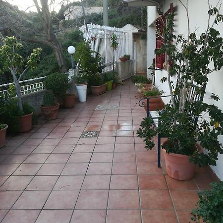La Casa Delle Delizie Hotel Месина Екстериор снимка