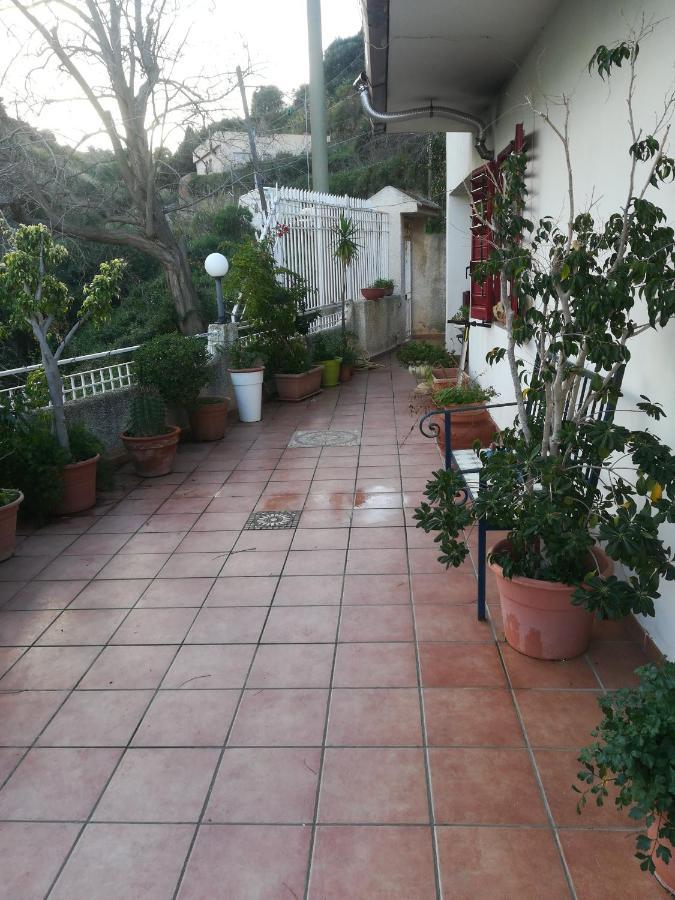 La Casa Delle Delizie Hotel Месина Екстериор снимка